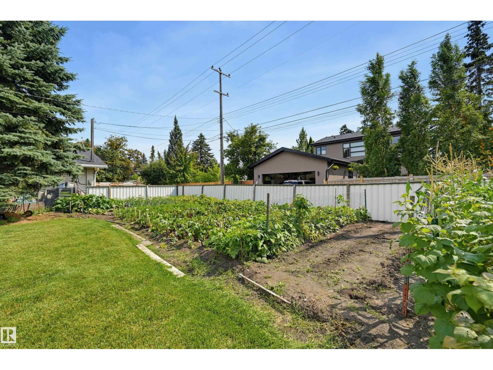 14711 82 Avenue NW - Photo 10