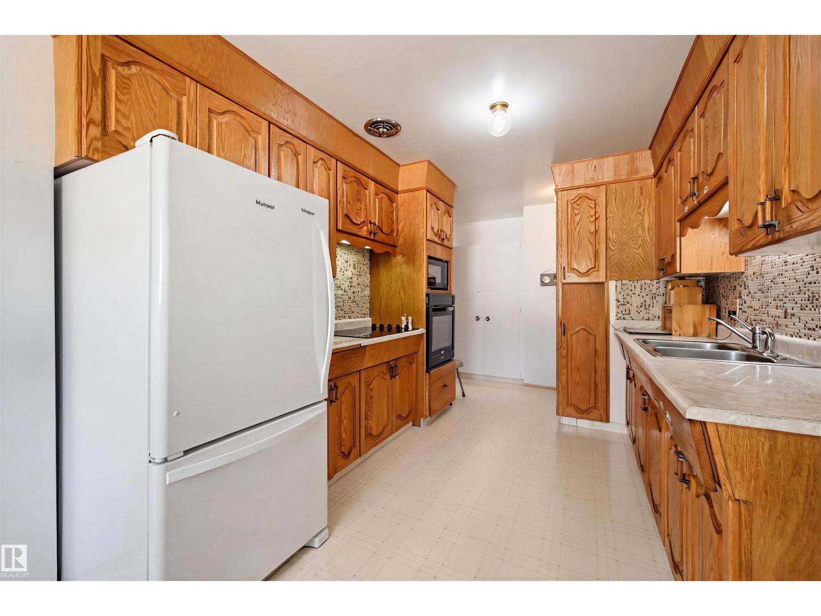 14711 82 Avenue NW - Photo 17