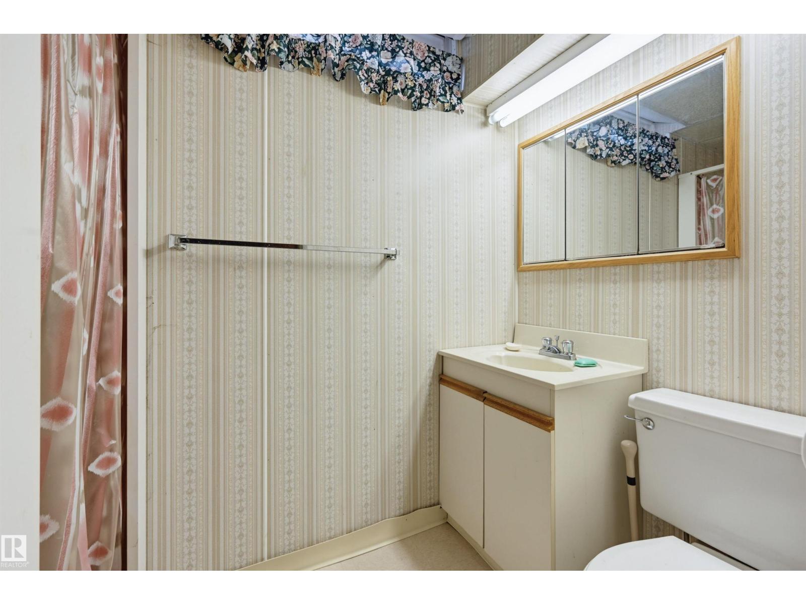 14711 82 Avenue NW - Photo 29