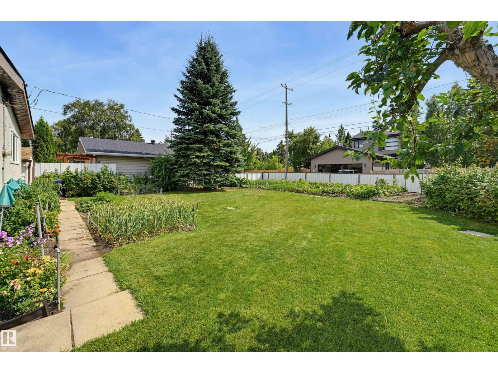 14711 82 Avenue NW - Photo 7