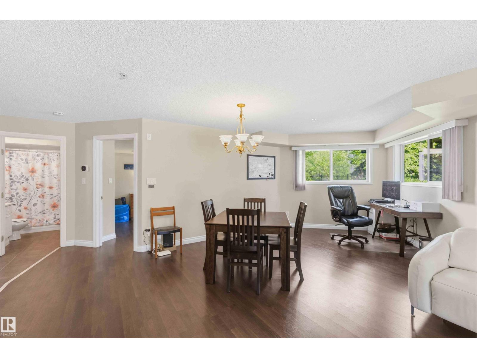 #104 10221 111 ST NW - 20