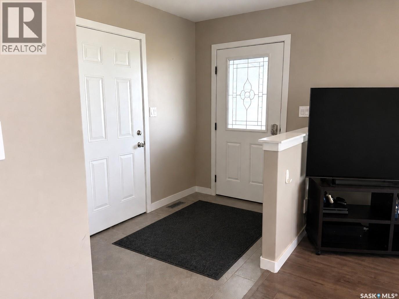 203 Broadway AVENUE - 5
