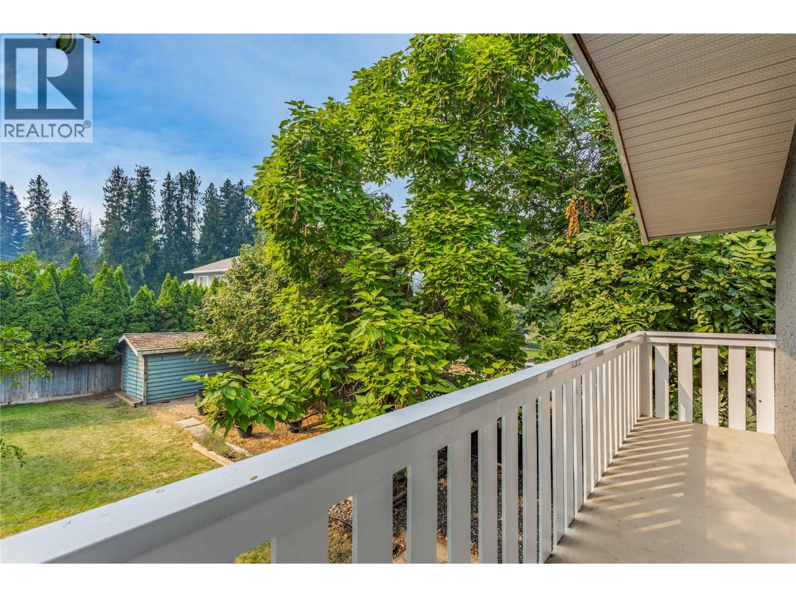 863 Hammer Avenue, Kelowna