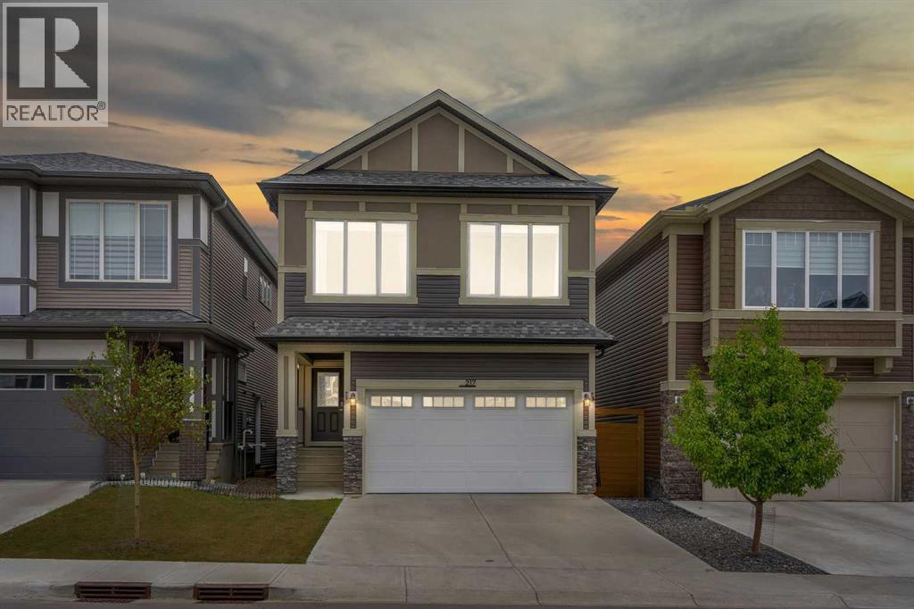 217 Lucas Crescent NW