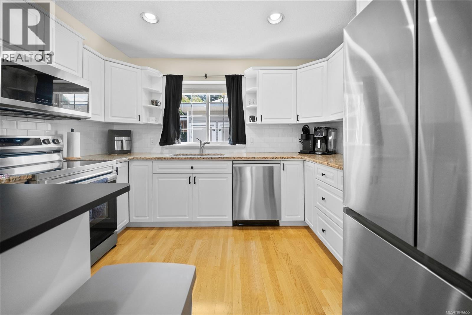 6025 Tweedsmuir Cres - Image 17