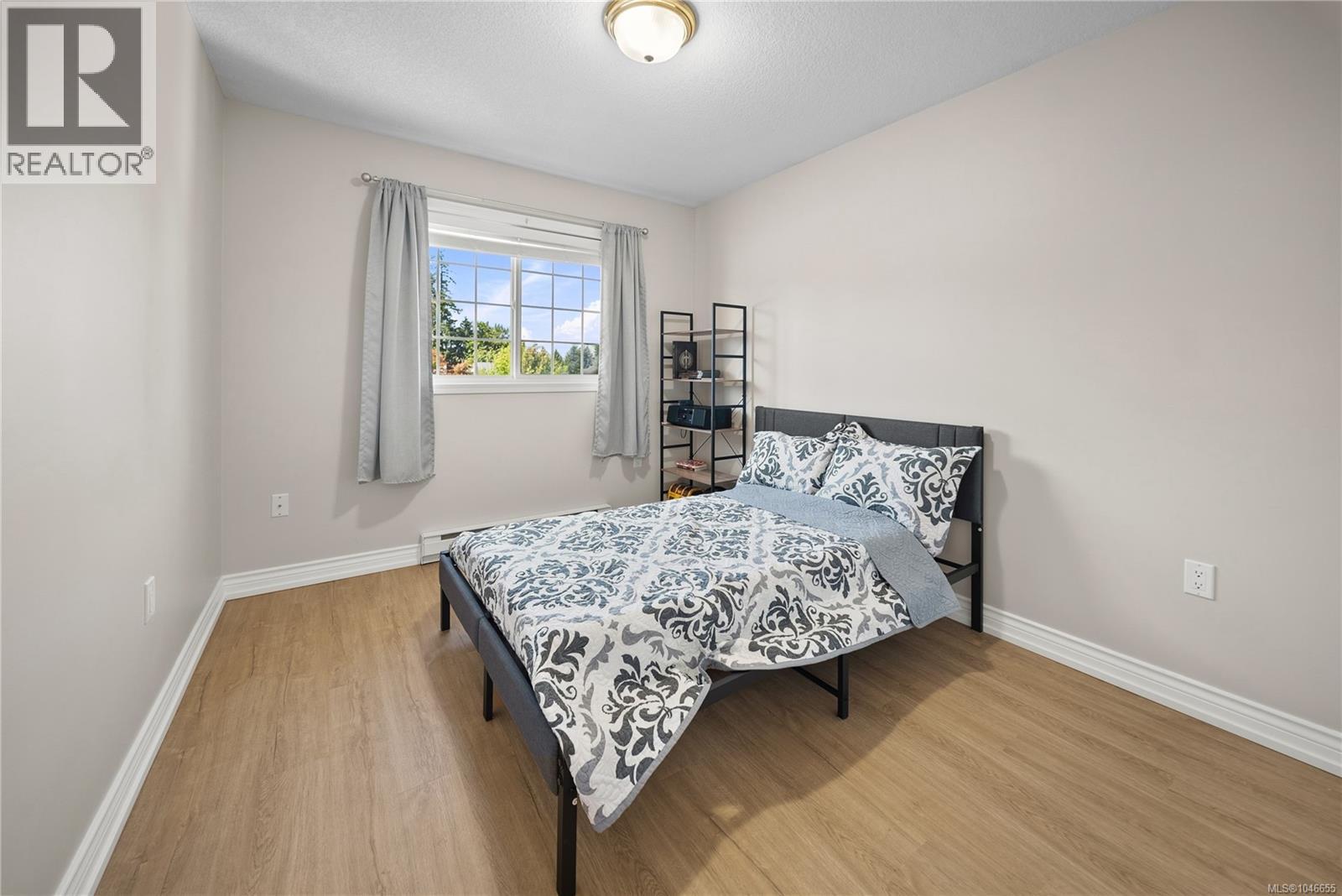 6025 Tweedsmuir Cres - Image 33