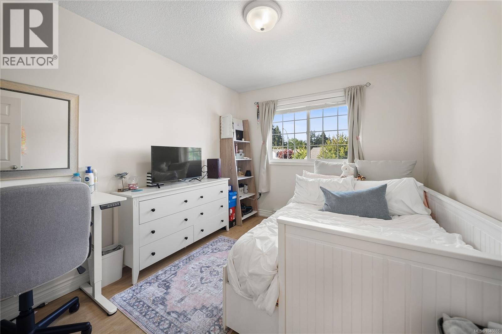 6025 Tweedsmuir Cres - Image 34
