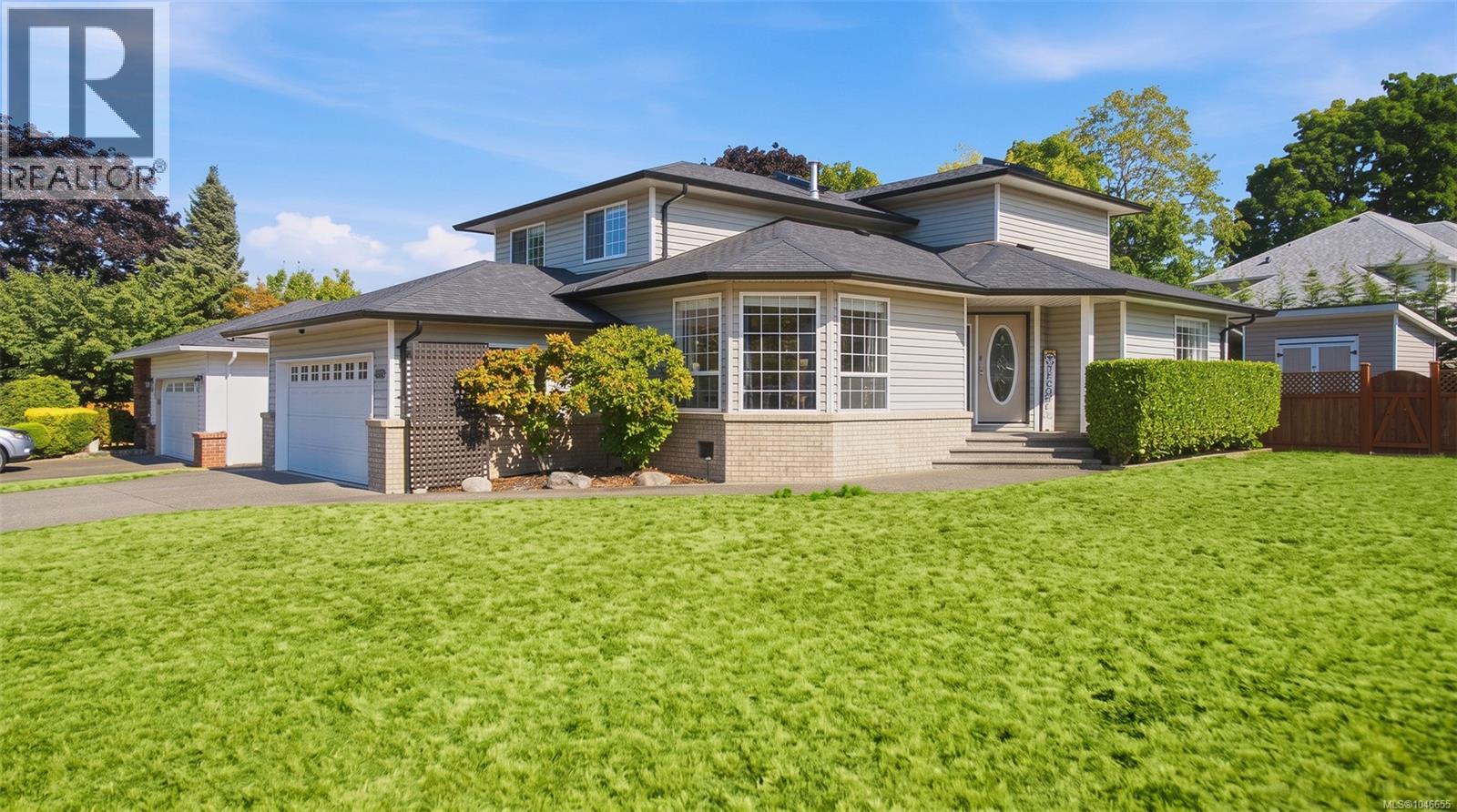 6025 Tweedsmuir Cres - Image 39