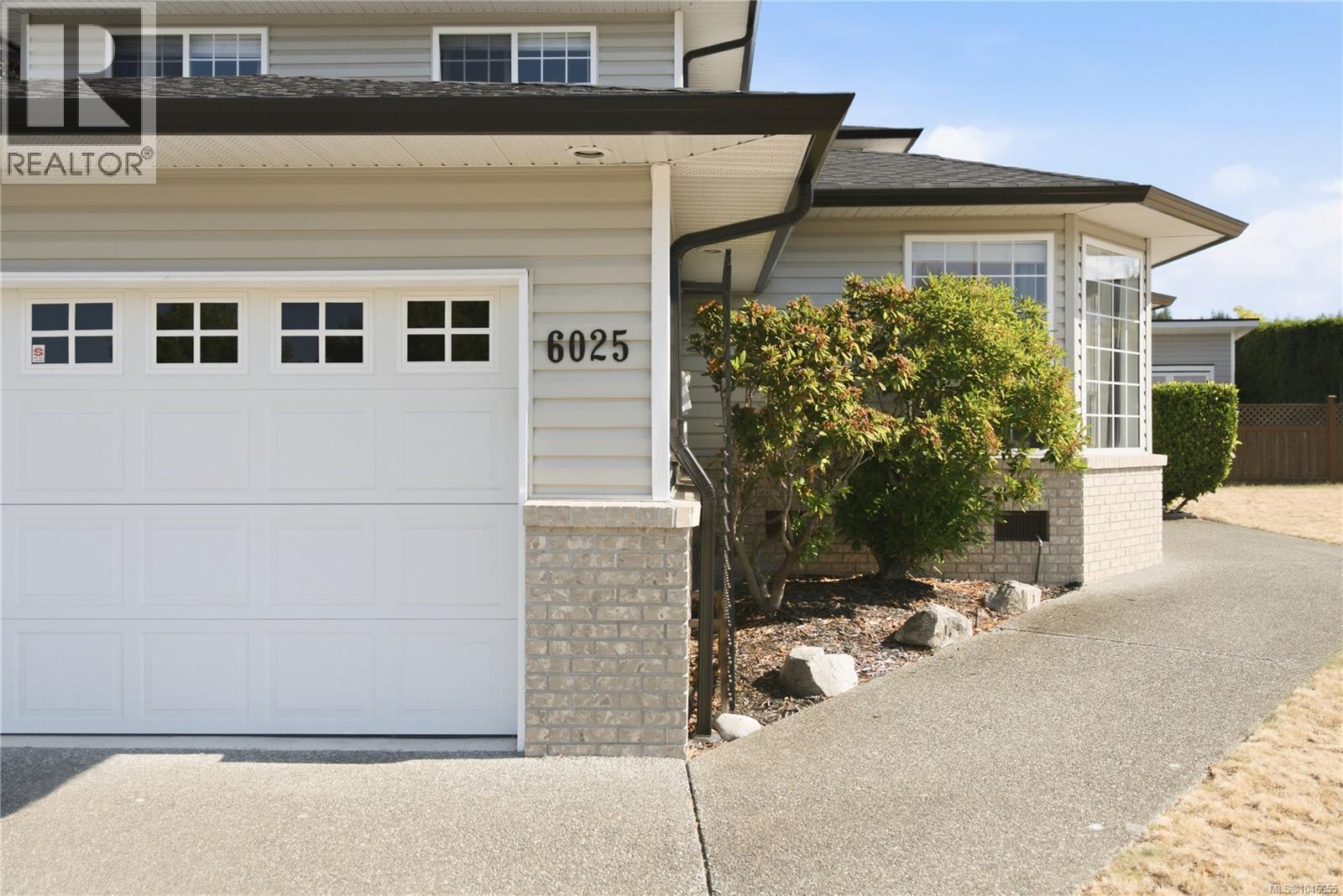 6025 Tweedsmuir Cres - Image 41