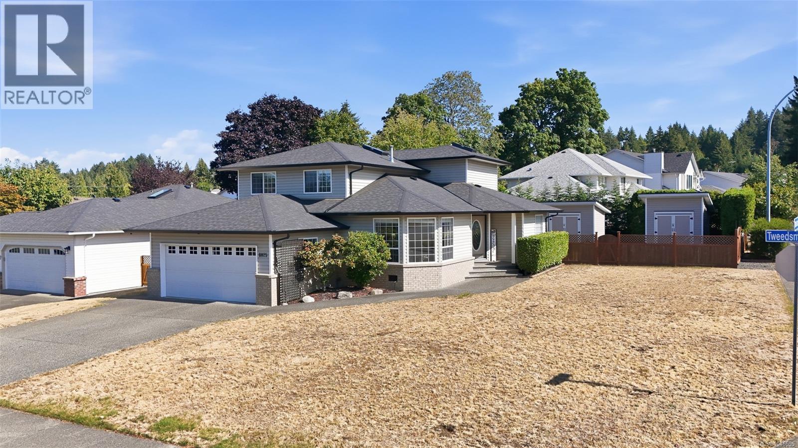 6025 Tweedsmuir Cres - Image 58