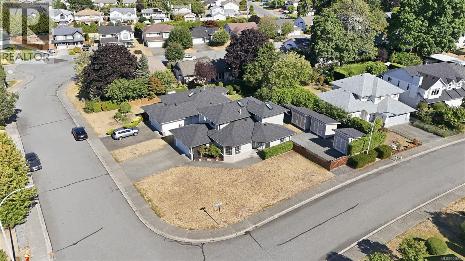 6025 Tweedsmuir Cres - 60