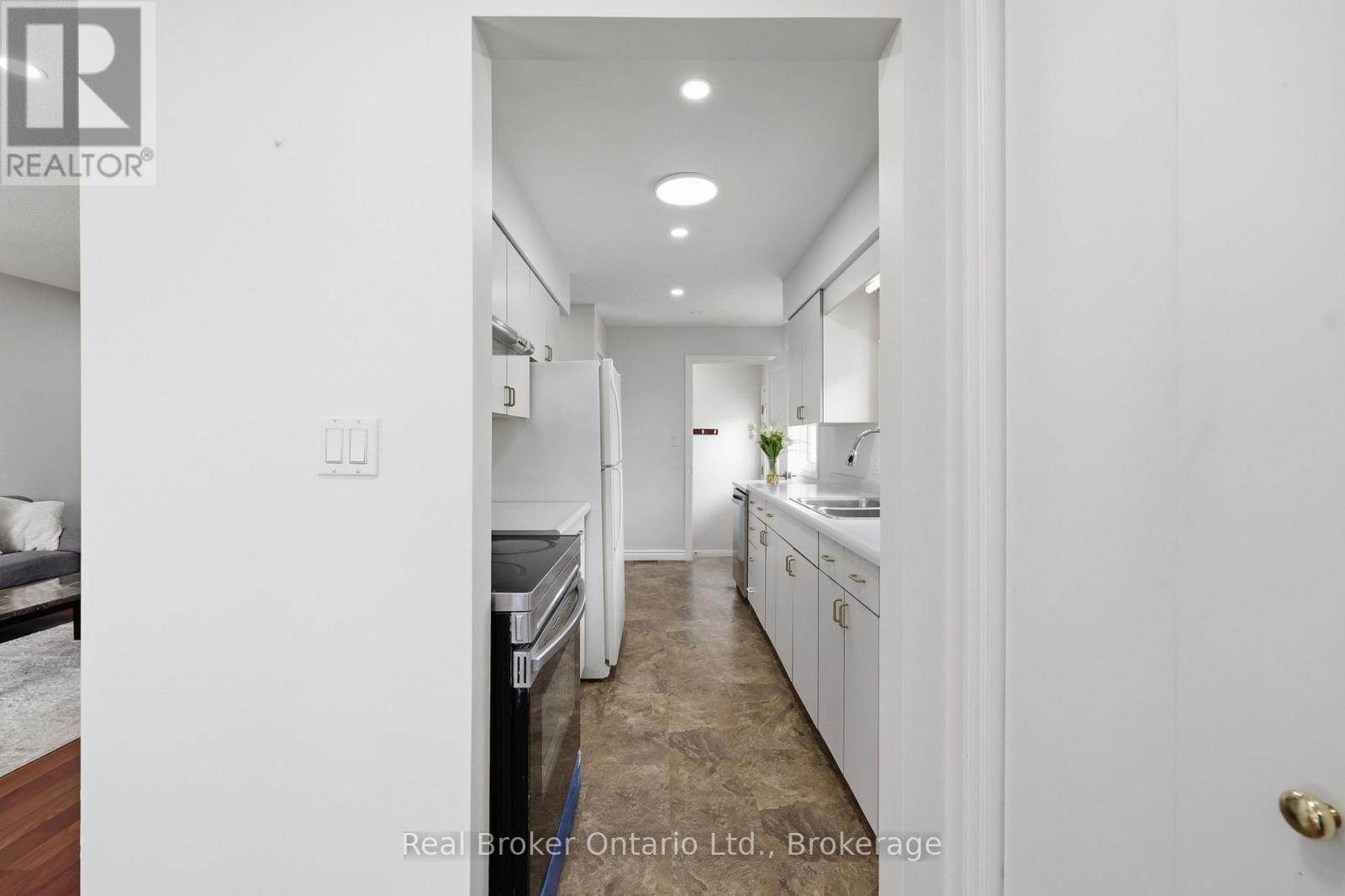 83 COMMERCIAL STREET - Image 12
