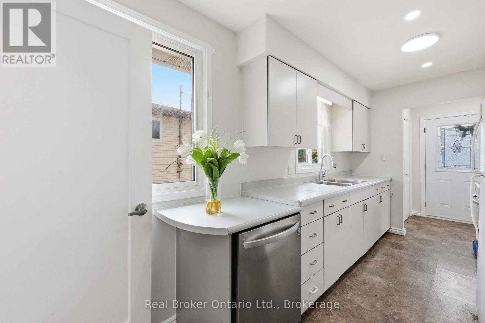 83 COMMERCIAL STREET - 16