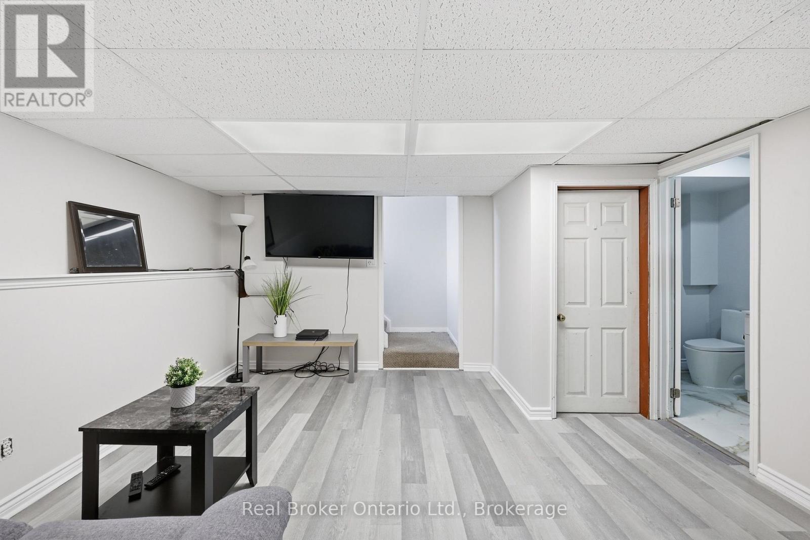 83 COMMERCIAL STREET - Image 35