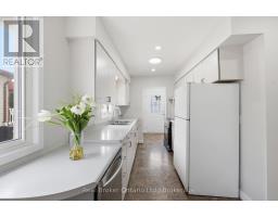 Bathroom - 83 Commercial Street, Welland, ON L3B5Y8 Photo 13