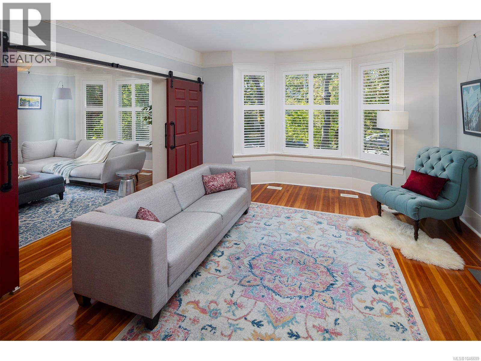  1391 Victoria Avenue, Oak Bay