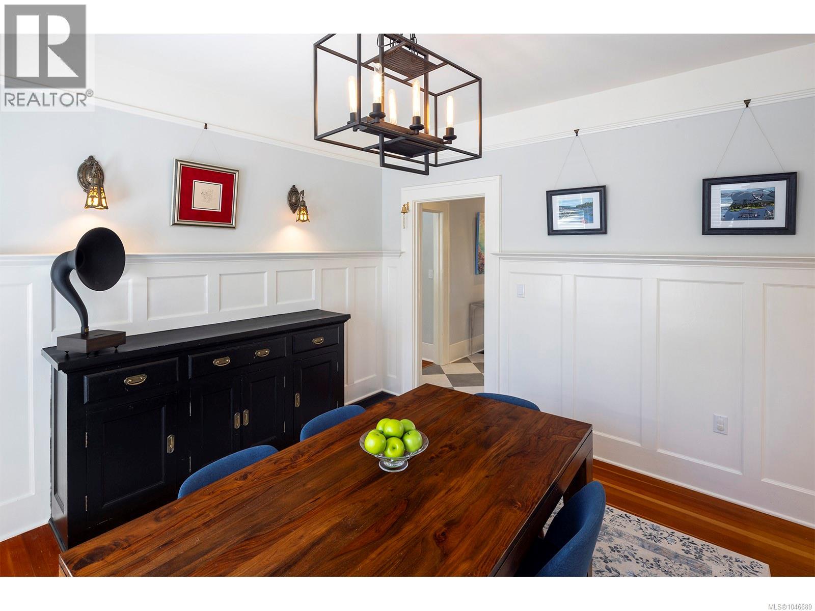 1391 Victoria Ave - 16
