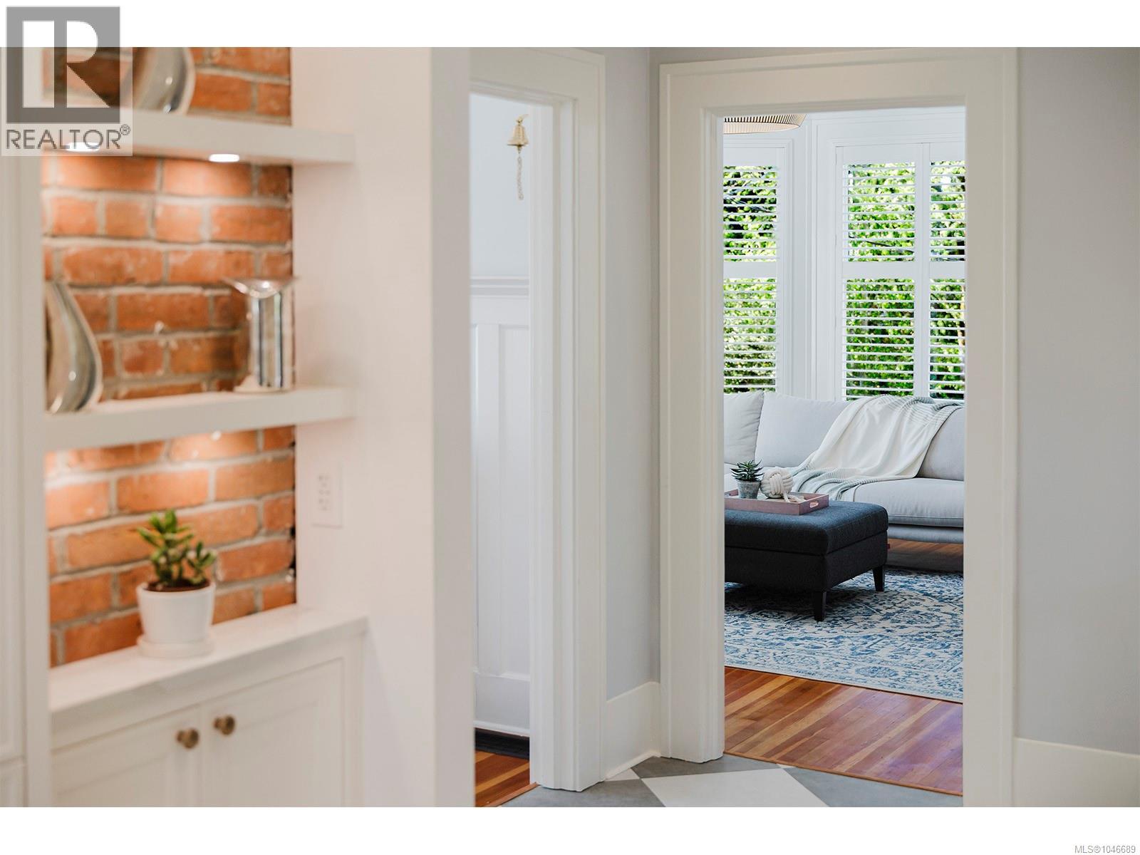  1391 Victoria Avenue, Oak Bay