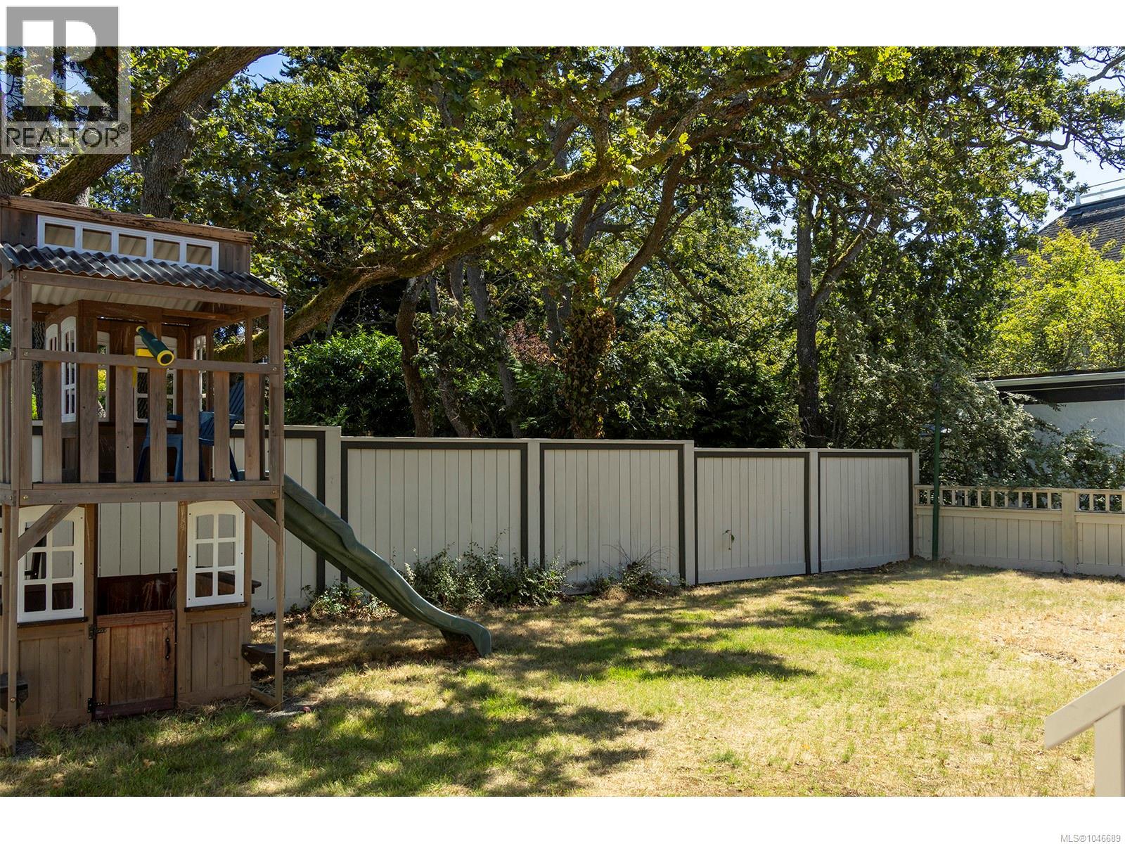 1391 Victoria Ave - 49