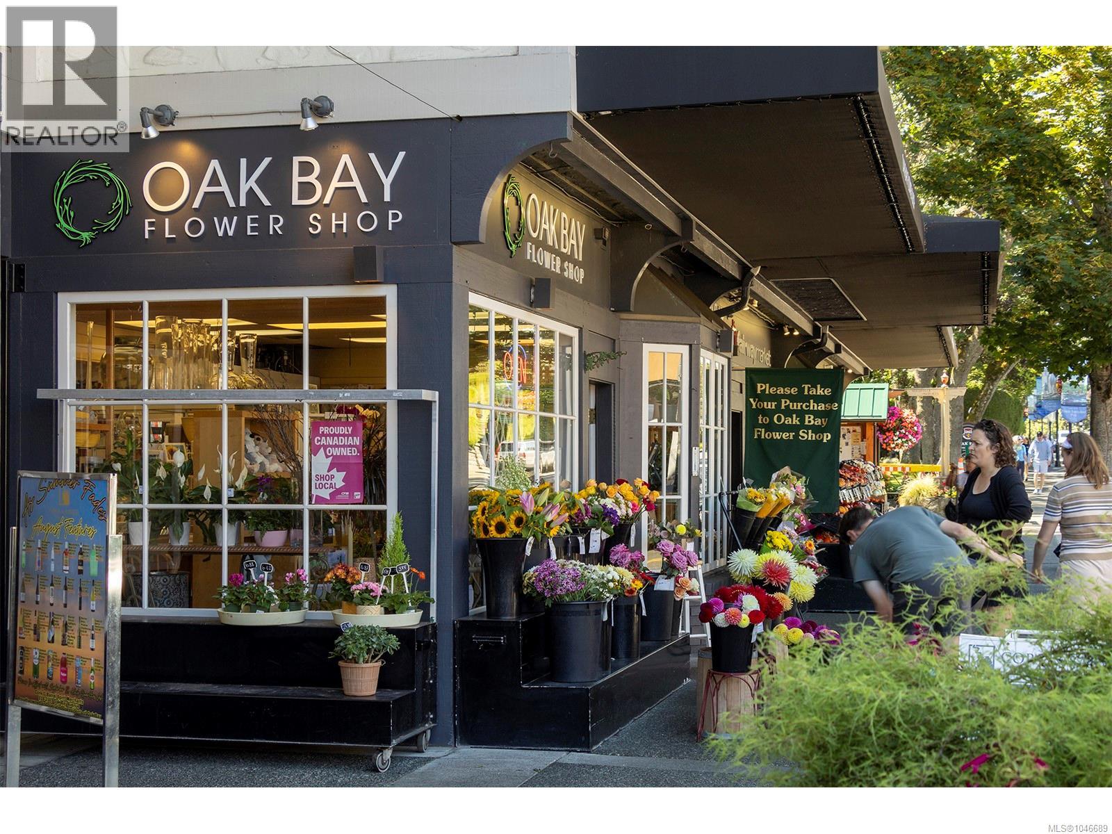  1391 Victoria Avenue, Oak Bay