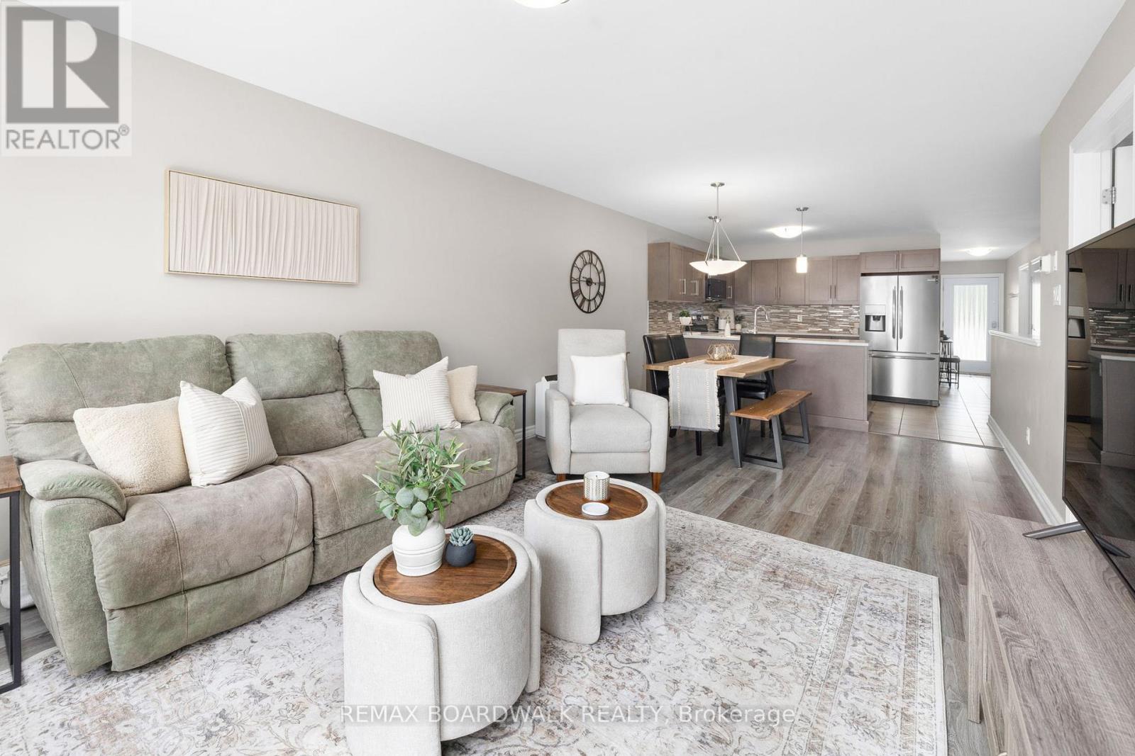 923 LEISHMAN DRIVE - 8