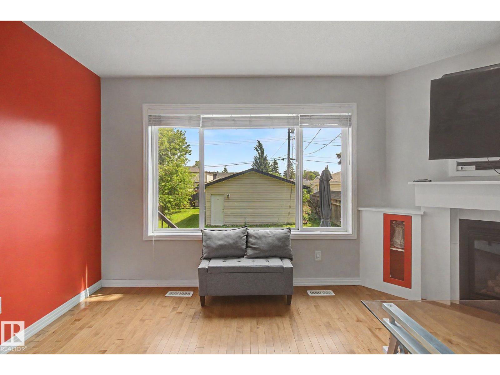 9935 155 ST NW - 14