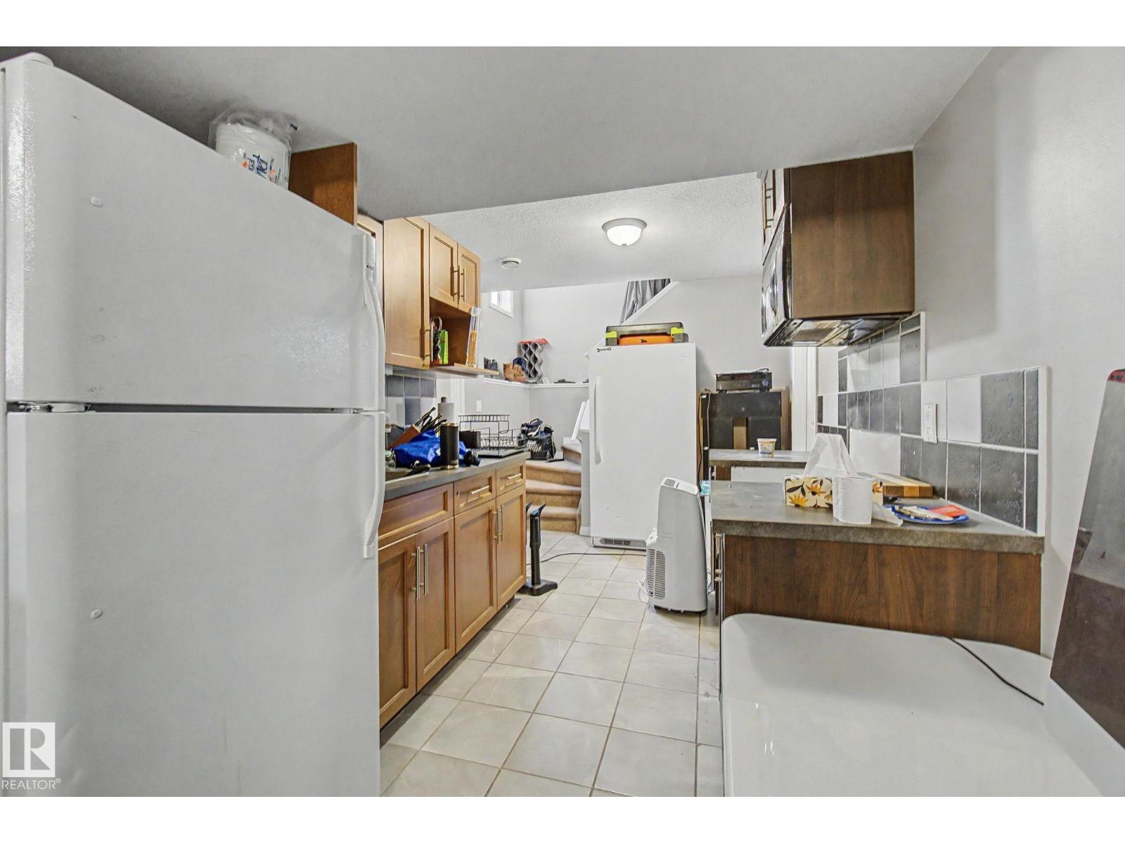 9935 155 ST NW - 34