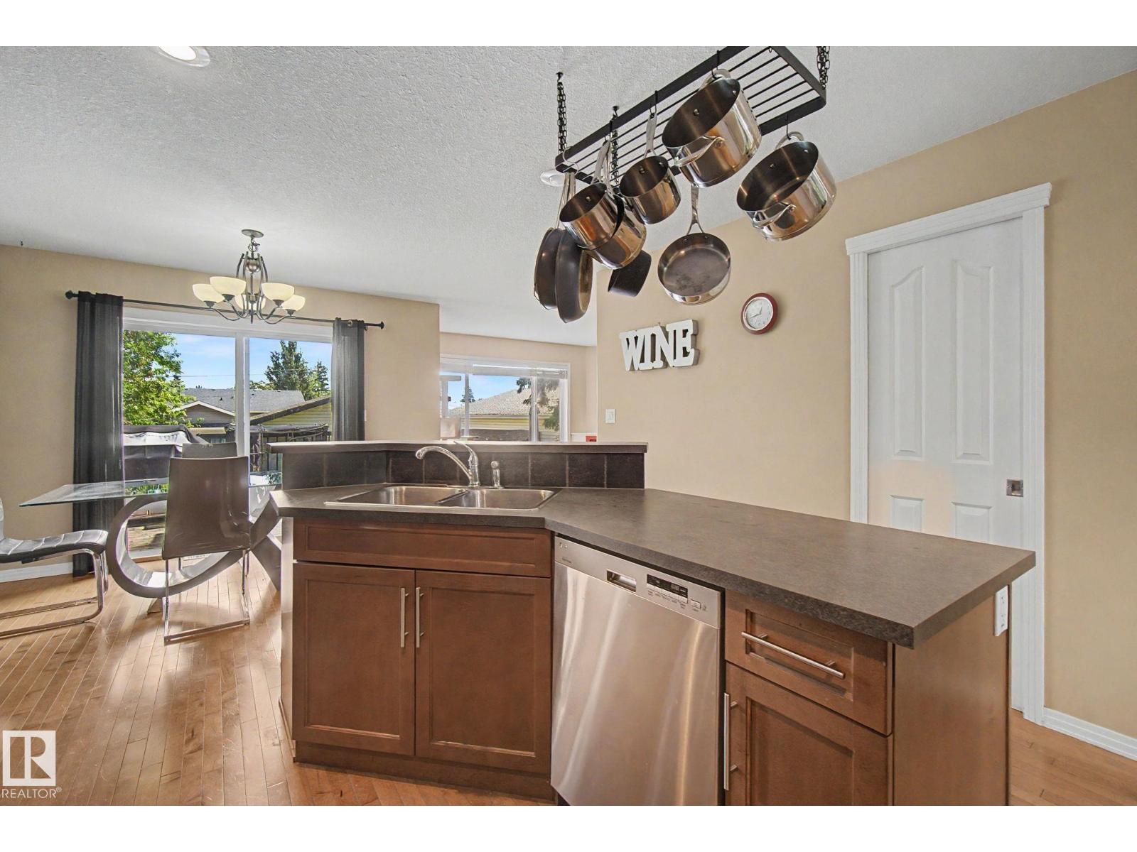 9935 155 Street NW - Photo 7