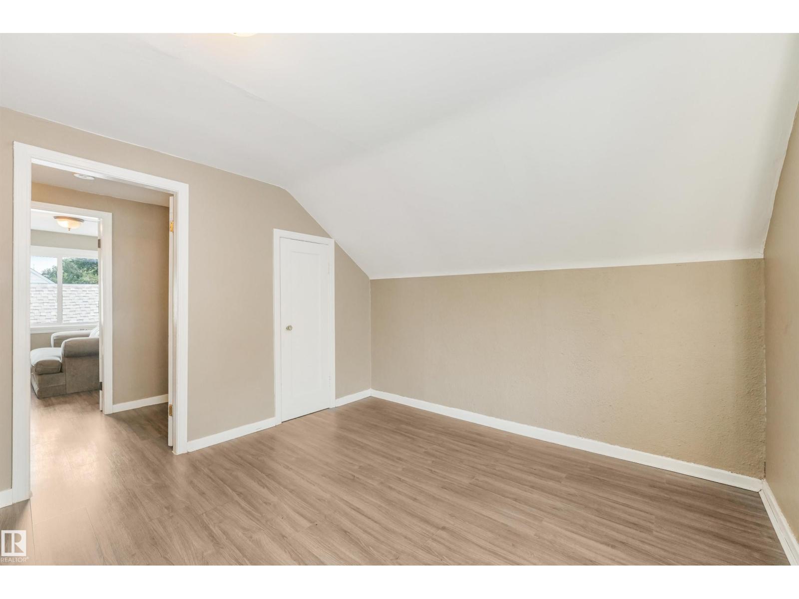 12130 95A Street NW - Photo 14