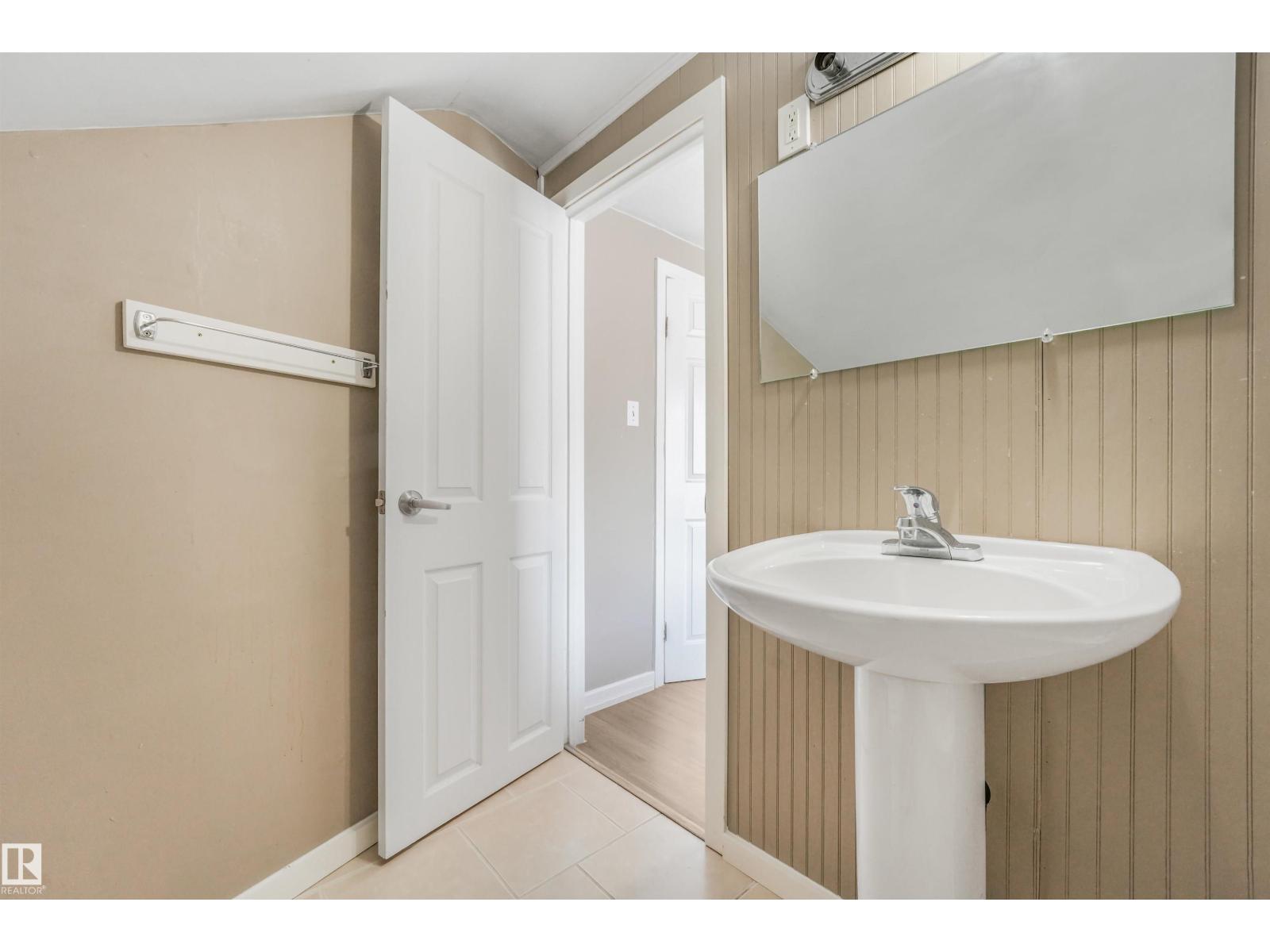 12130 95A Street NW - Photo 16