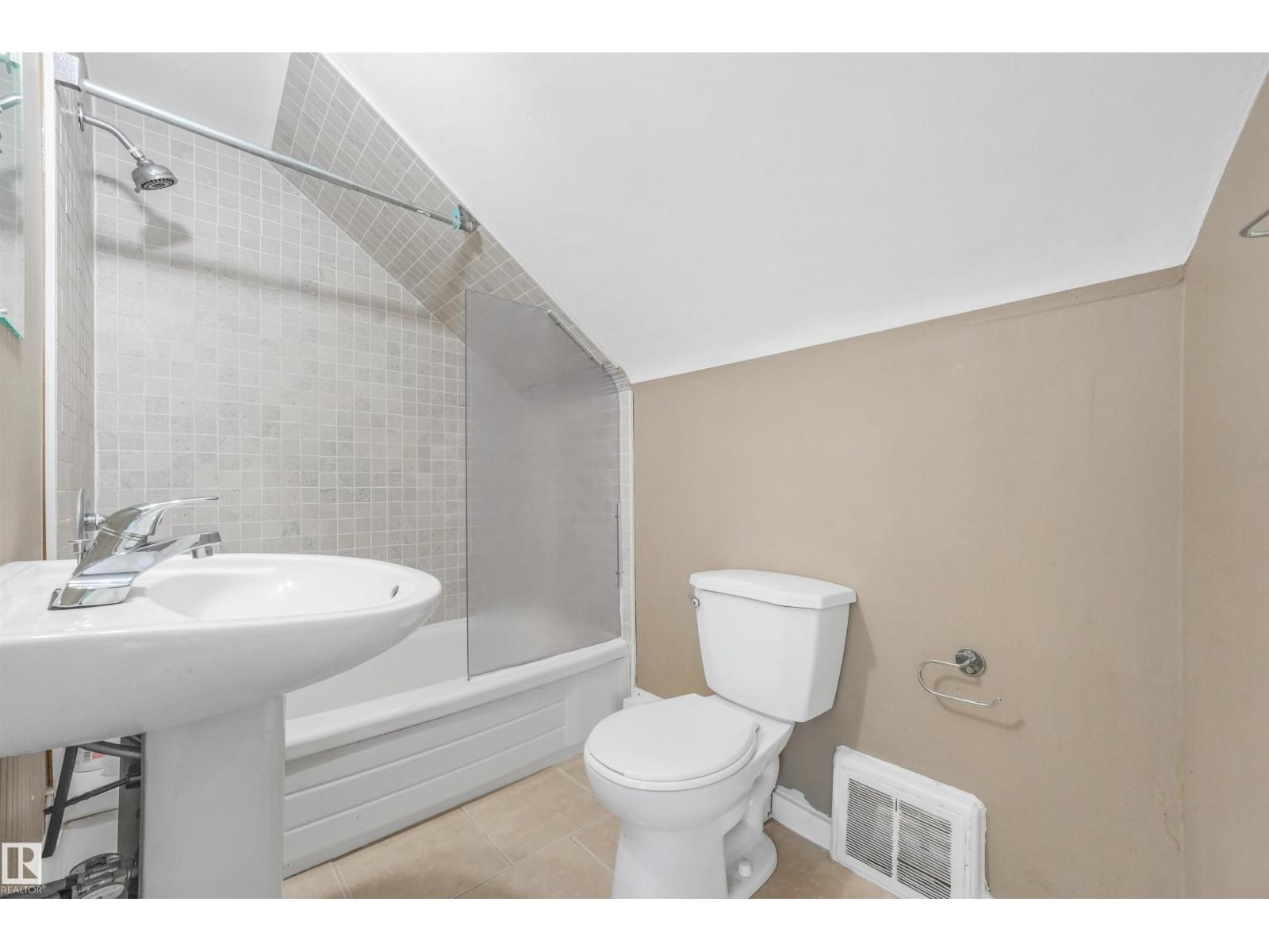 12130 95A Street NW - Photo 17
