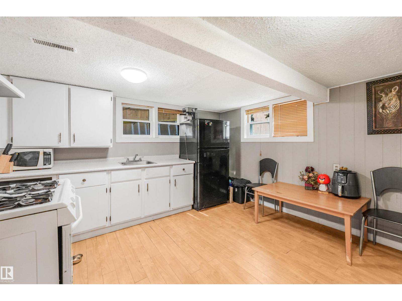 12130 95A Street NW - Photo 22