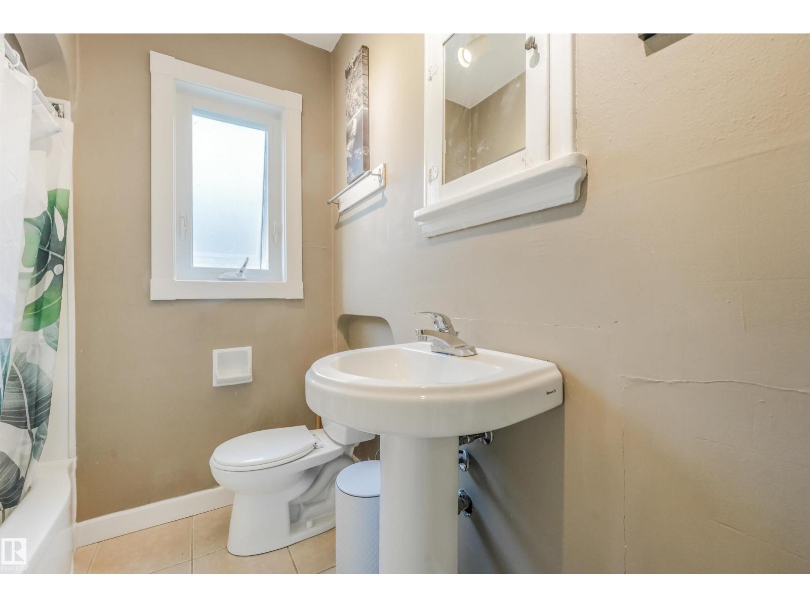 12130 95A Street NW - Photo 8