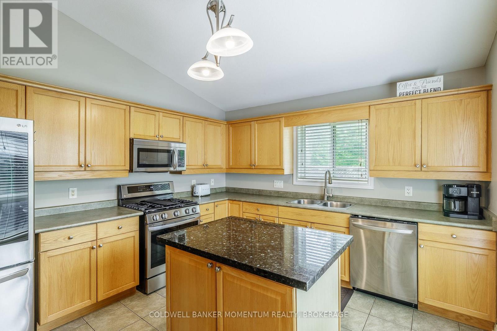 18 LORETTA DRIVE - 16