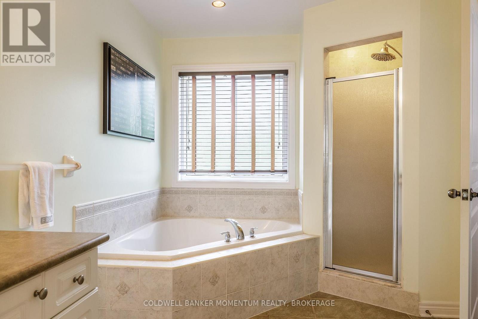 18 LORETTA DRIVE - 24