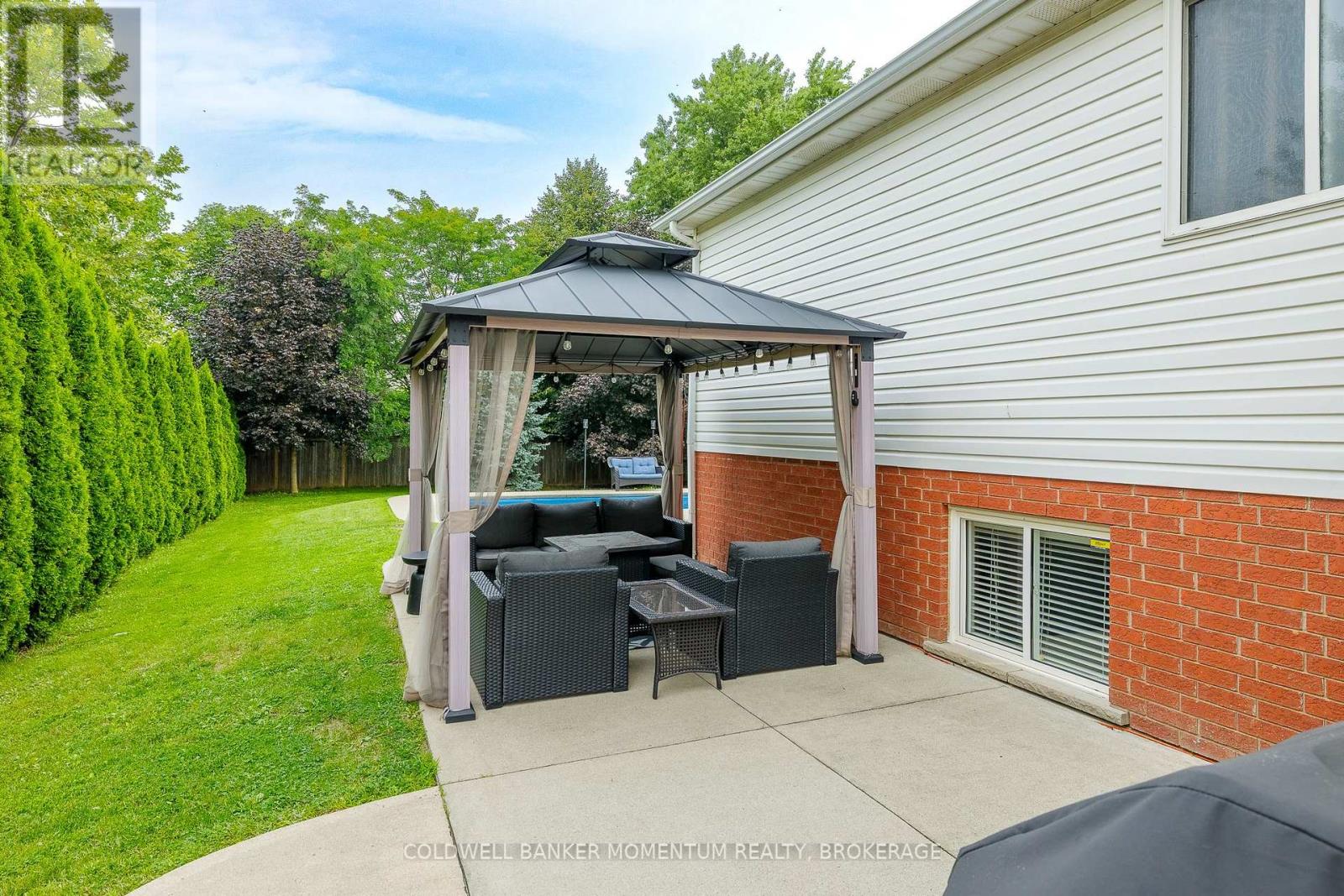 18 LORETTA DRIVE - Image 33