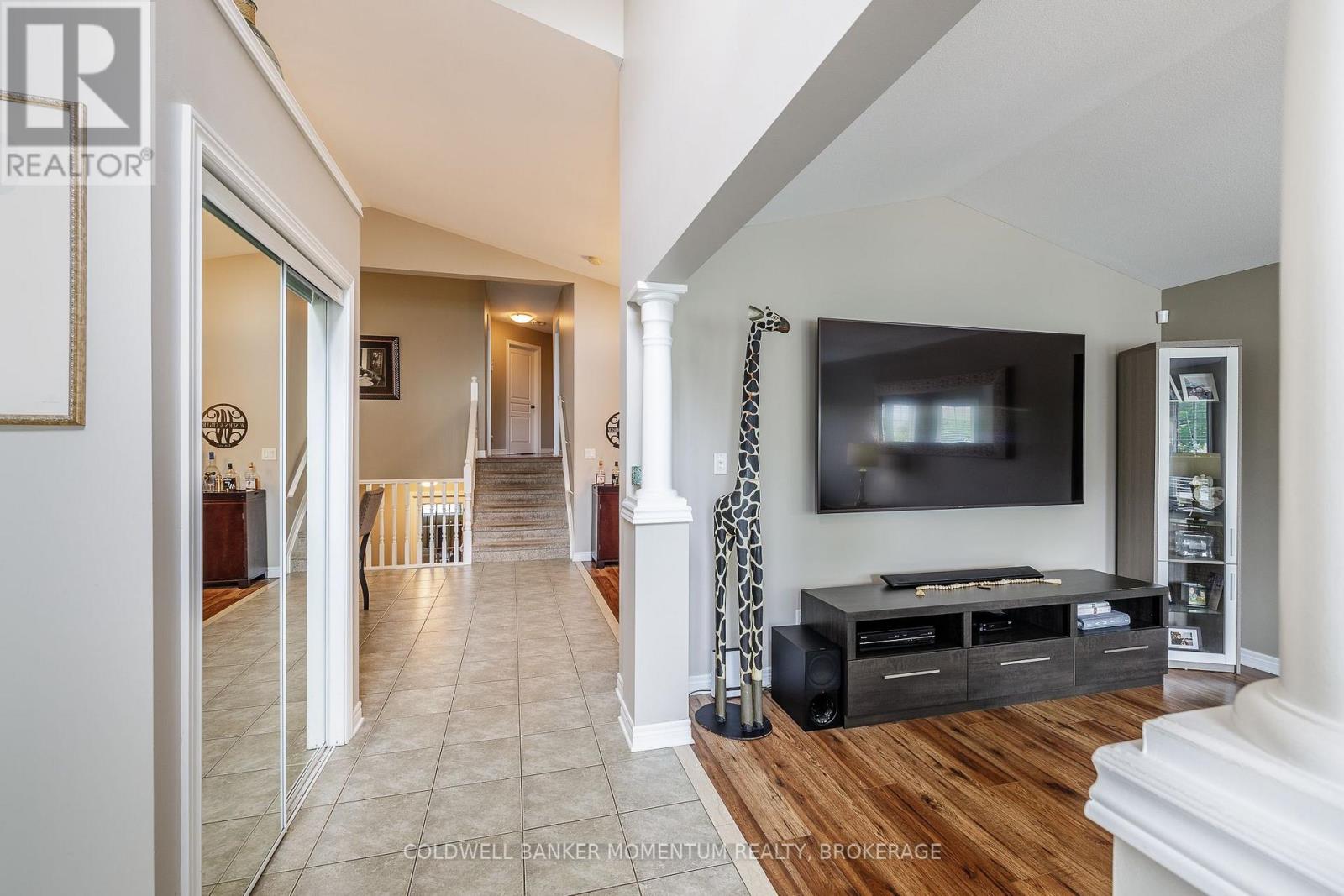 18 LORETTA DRIVE - 7