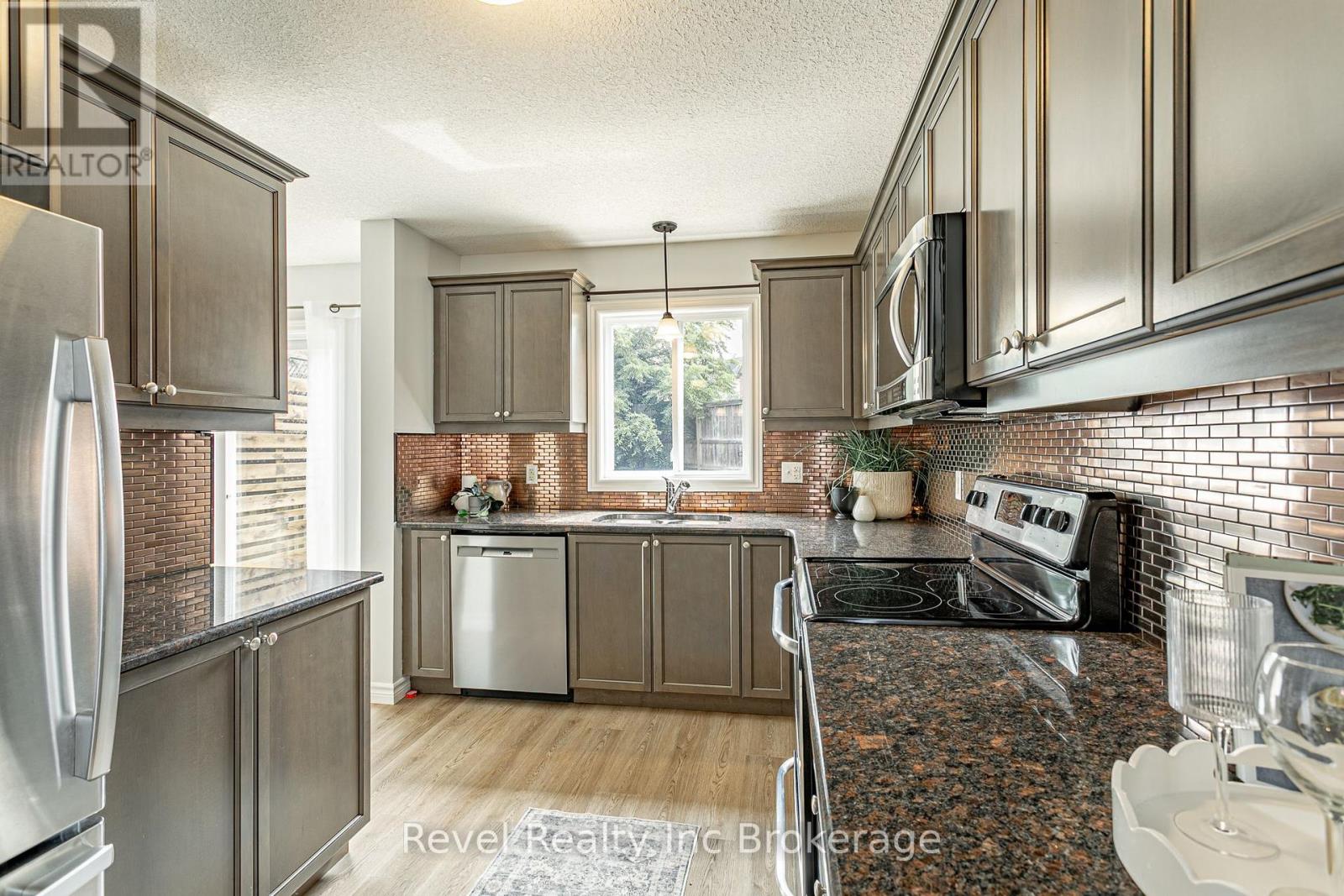 420 SALES DRIVE - Image 13