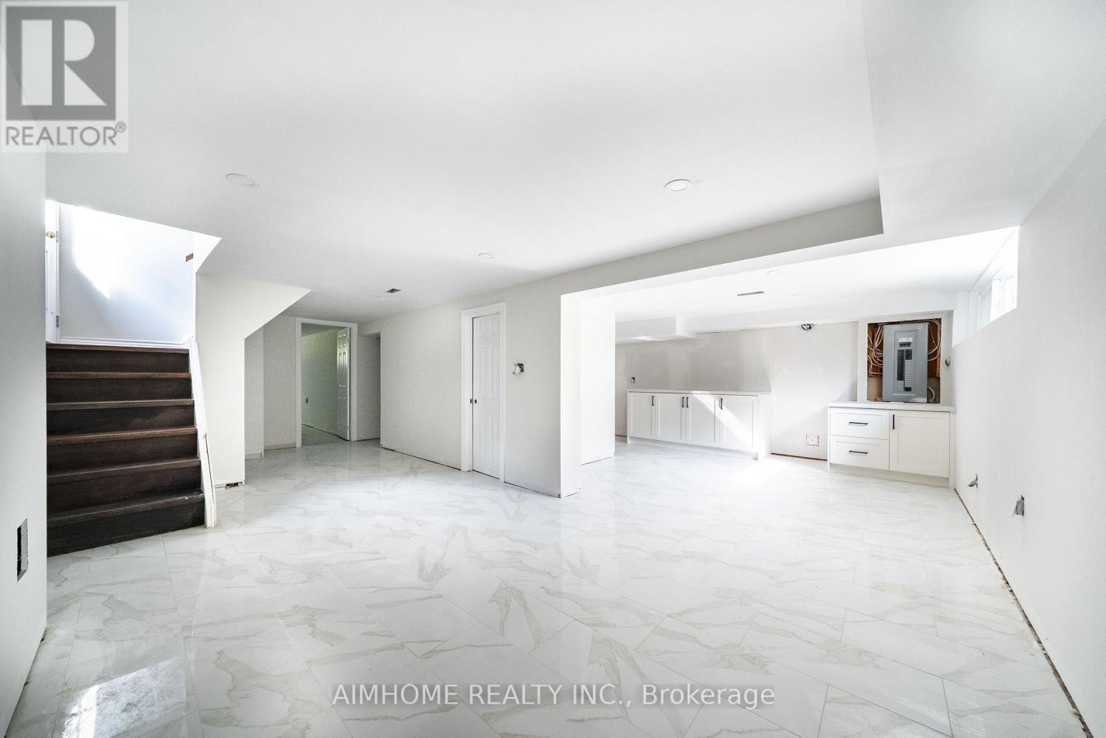36 MORAINE HILL DRIVE - 13