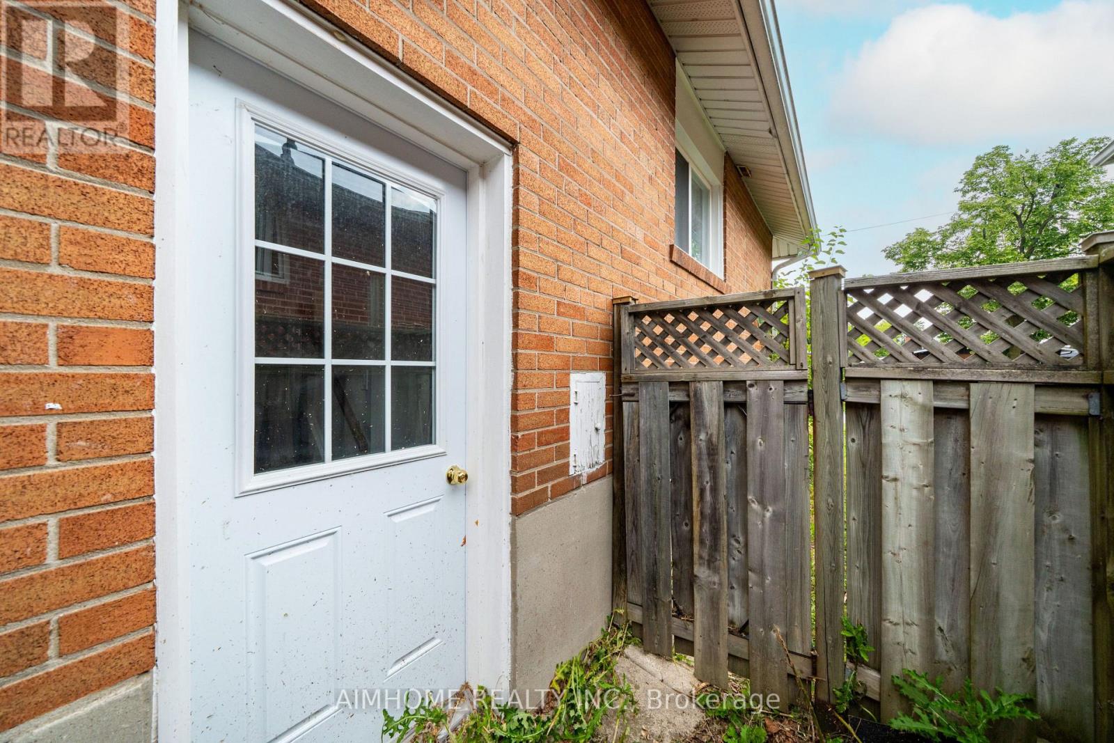 36 MORAINE HILL DRIVE - 21