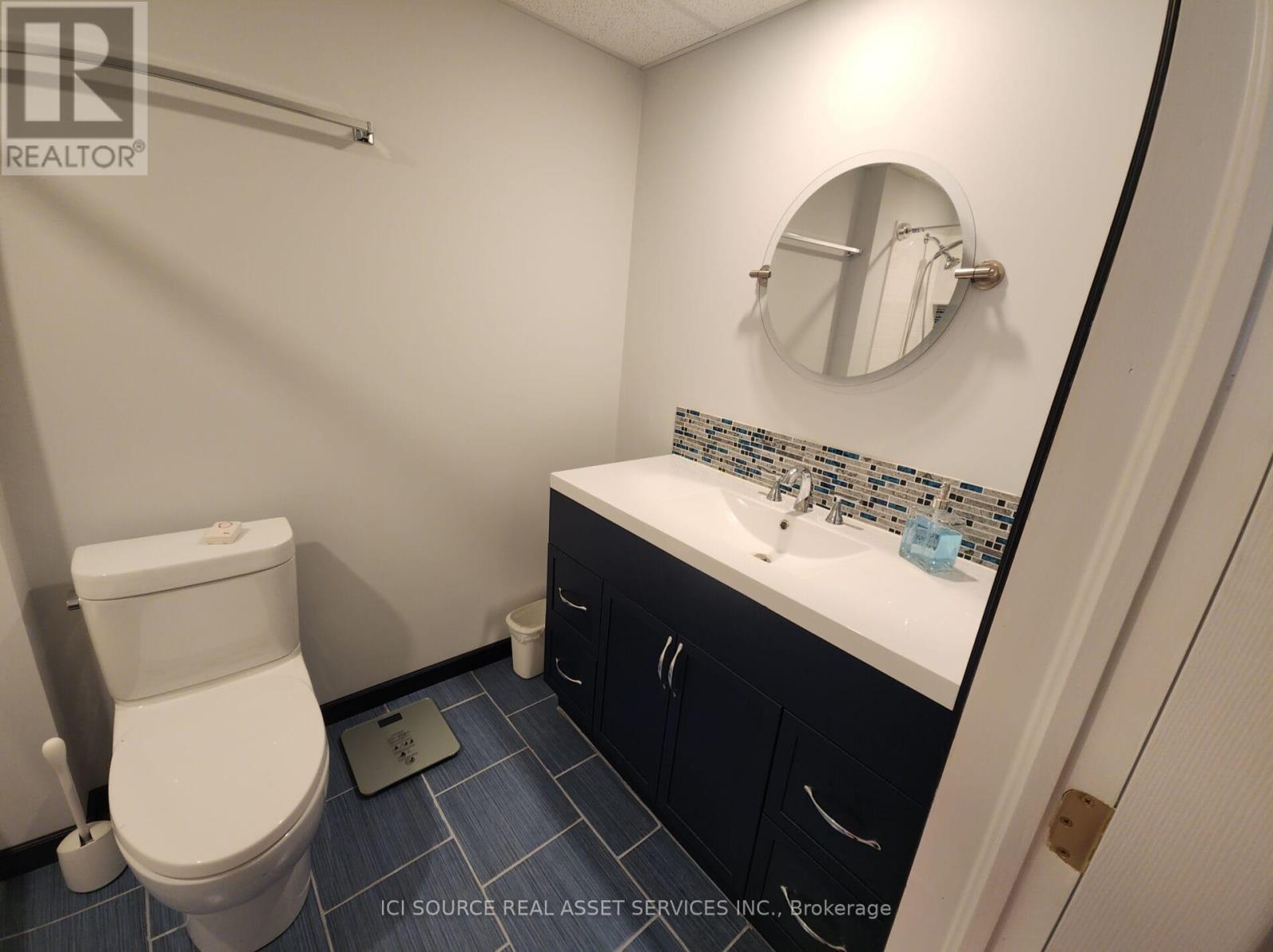 136 HOLLOWVIEW ROAD - 36
