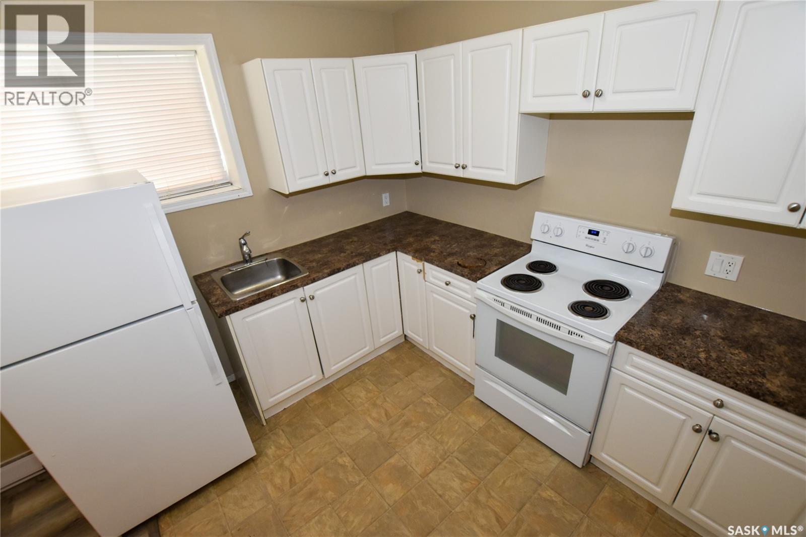 106 Geary CRESCENT - Image 35