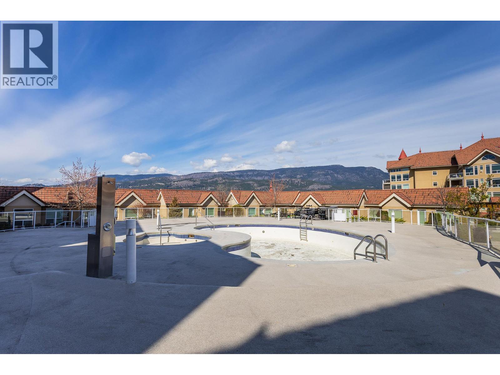 247 1088 Sunset Drive, Kelowna