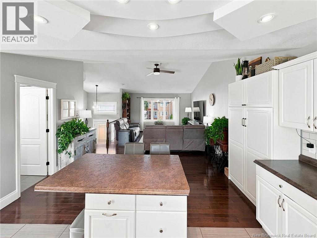929 Bernard Street - 8