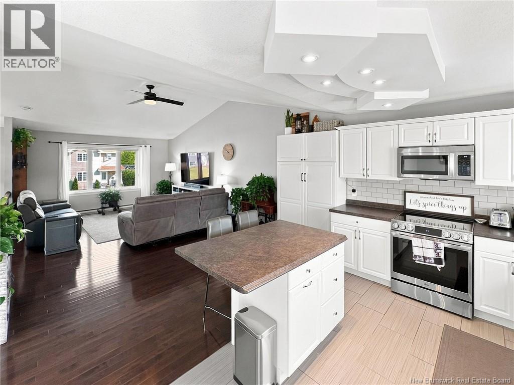 929 Bernard Street - 11