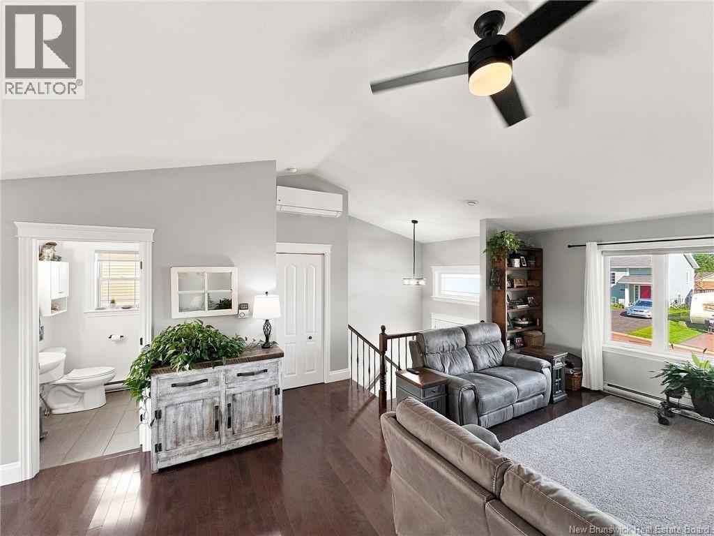 929 Bernard Street - 13