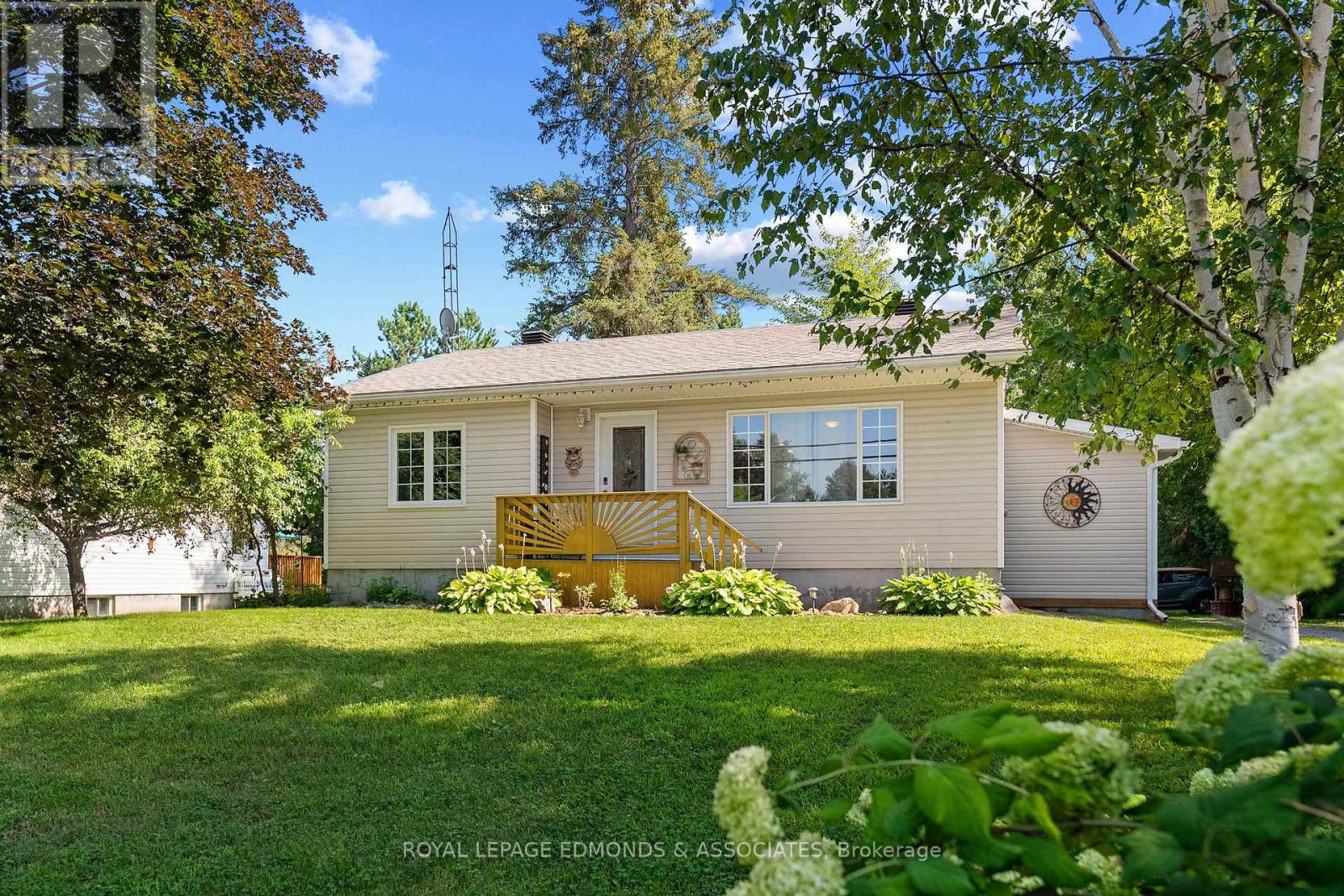 11132 & 11140 ROUND LAKE ROAD - 1
