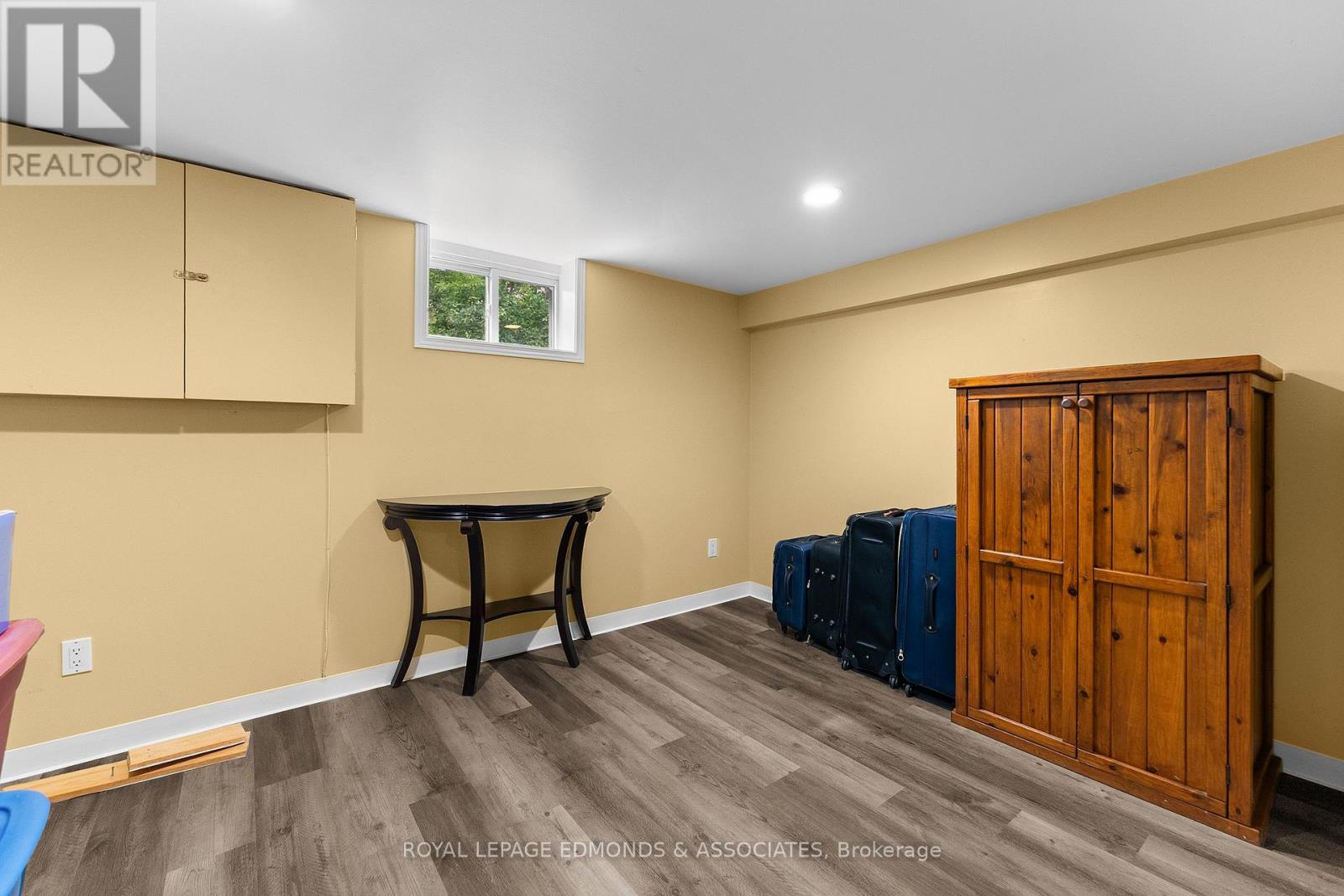 11132 & 11140 ROUND LAKE ROAD - 26