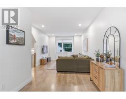 72 Bennett Avenue thumbnail 11