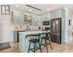 72 Bennett Avenue thumbnail 16